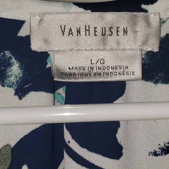 Van Heusen Career Blouse Button Down - Picture 3 of 6